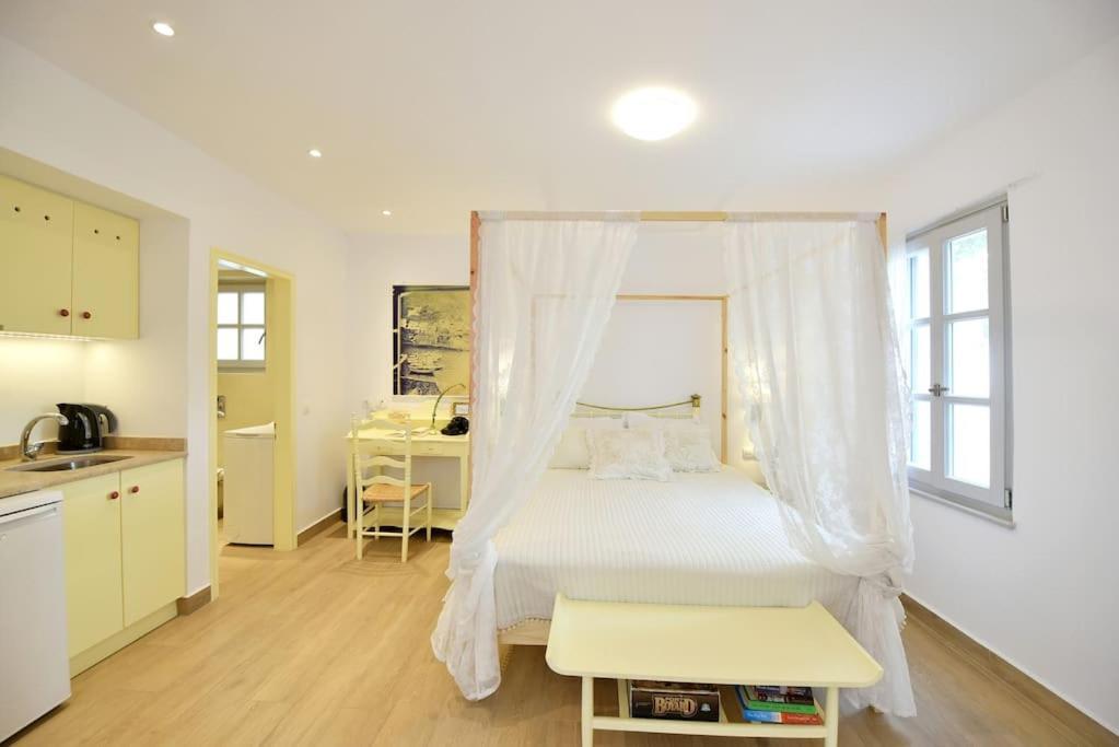 Sterna Apartment Hydra  Bagian luar foto